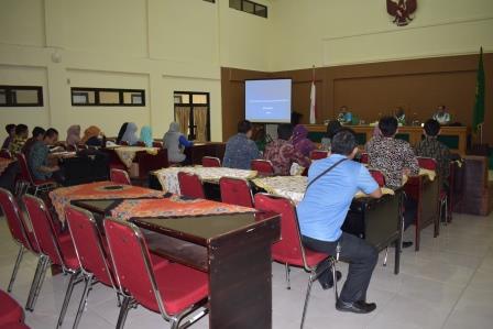 Vice Chairman Of Pta Bengkulu Give Material About The Making Of Website